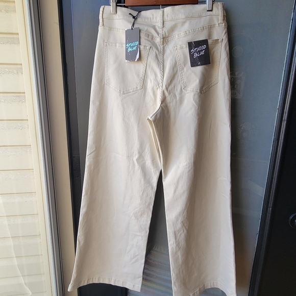 NWT STUDIO BLUE SUPER HIGH RISE & WIDE LEG WOMENS PANTS OFF WHITE JEANS SIZE 12 - Picture 2 of 8